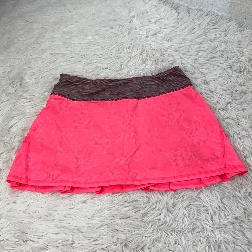 Lululemon Run: Pace Setter Skirt *Regular Flash / Wee Are From Space Deep Coal